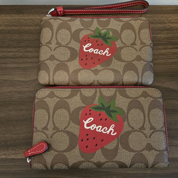 Coach - Picture 2 of 4